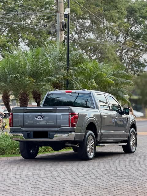 FORD F-150 LARIAT - Imagem 5