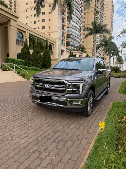 FORD F-150 LARIAT - Imagem 7
