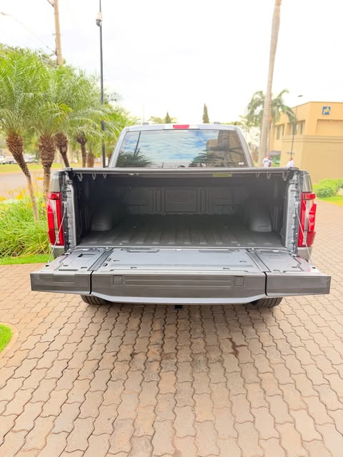 FORD F-150 LARIAT - Imagem 8