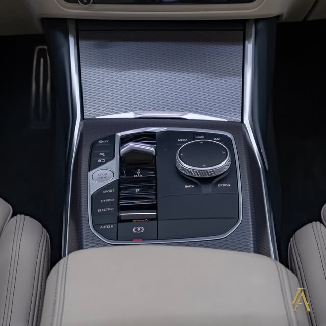 BMW 330E M SPORT - Imagem 13