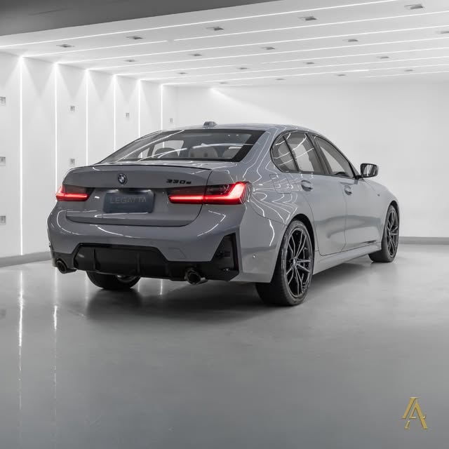 BMW 330E M SPORT - Imagem 4