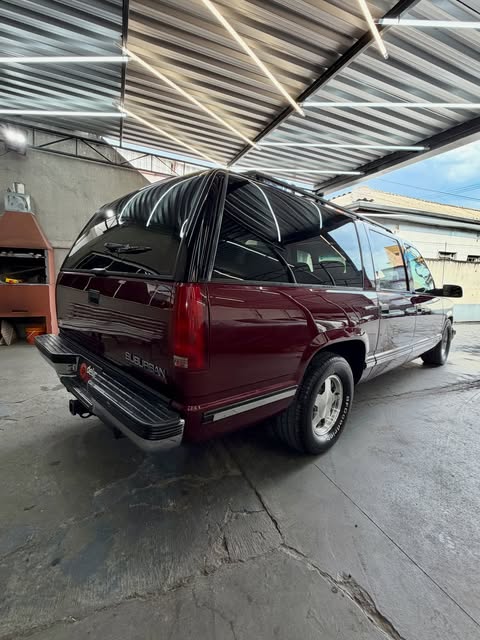 CHEVROLET SUBURBAN - Imagem 2