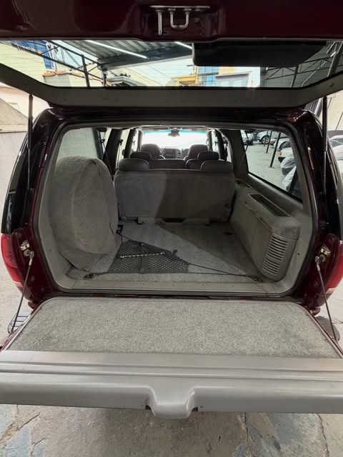 CHEVROLET SUBURBAN - Imagem 13