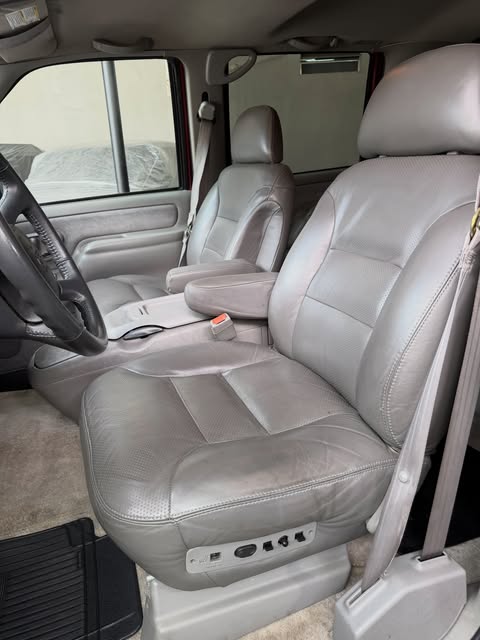 CHEVROLET SUBURBAN - Imagem 14