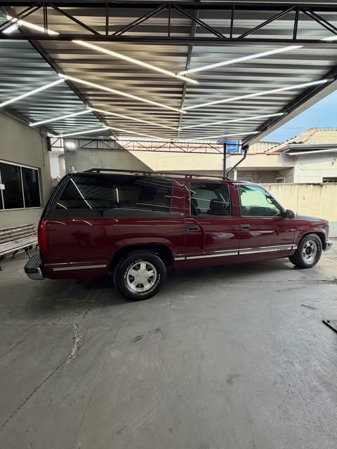 CHEVROLET SUBURBAN - Imagem 3