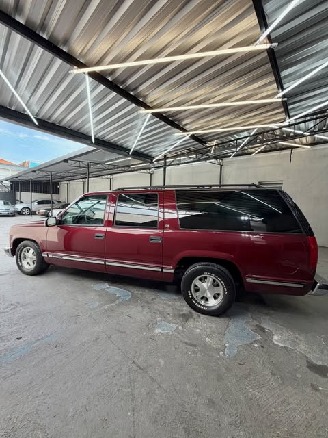 CHEVROLET SUBURBAN - Imagem 6