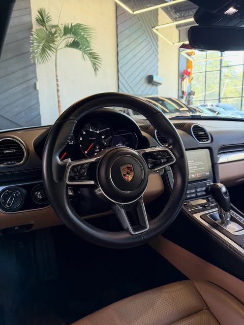 PORSCHE 718 CAYMAN PDK - Imagem 5