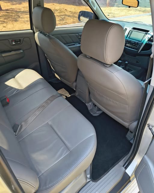 TOYOTA HILUX SRV - Imagem 8