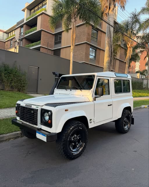 LAND ROVER DEFENDER - Imagem 2