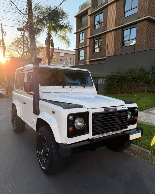 LAND ROVER DEFENDER - Imagem 5