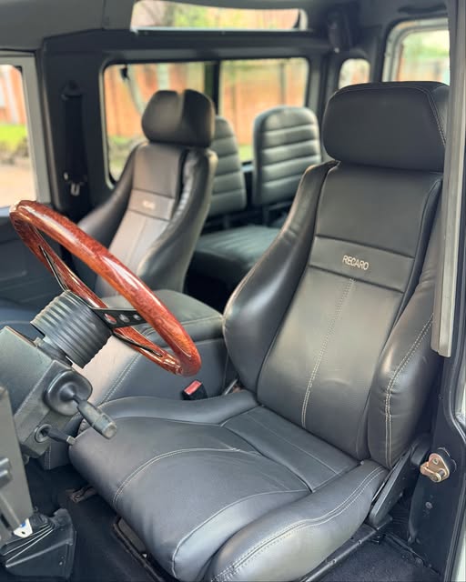 LAND ROVER DEFENDER - Imagem 9