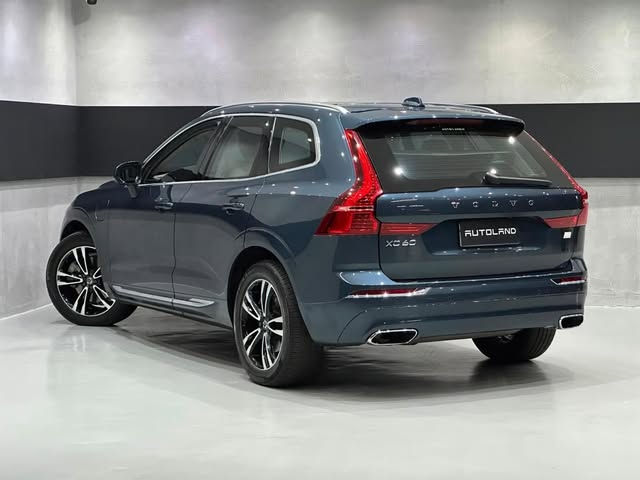 VOLVO XC60 T8 HYBRID MOMENTUM - Imagem 2