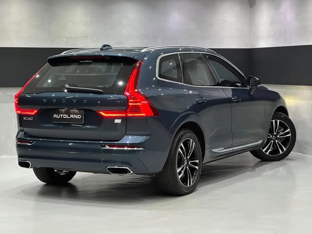 VOLVO XC60 T8 HYBRID MOMENTUM - Imagem 4