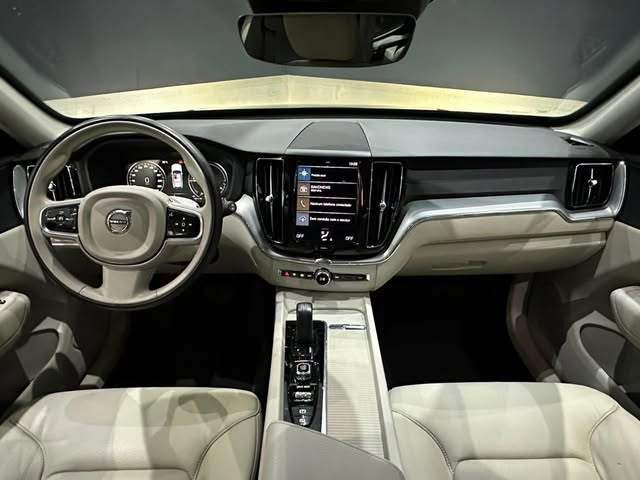 VOLVO XC60 T8 HYBRID MOMENTUM - Imagem 6