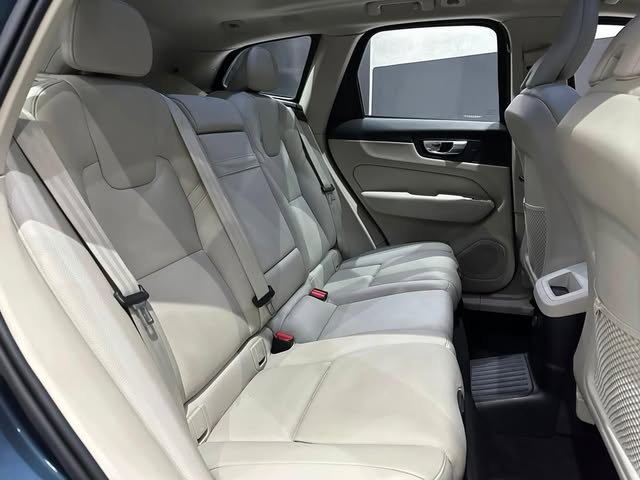 VOLVO XC60 T8 HYBRID MOMENTUM - Imagem 9
