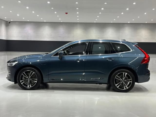 VOLVO XC60 T8 HYBRID MOMENTUM - Imagem 10