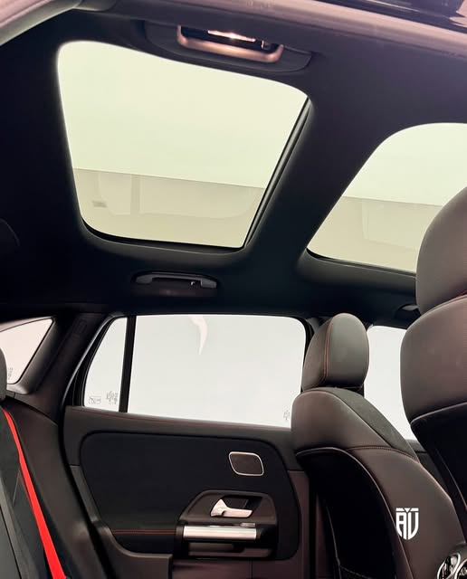 MERCEDES-BENZ GLA 35 AMG - Imagem 15
