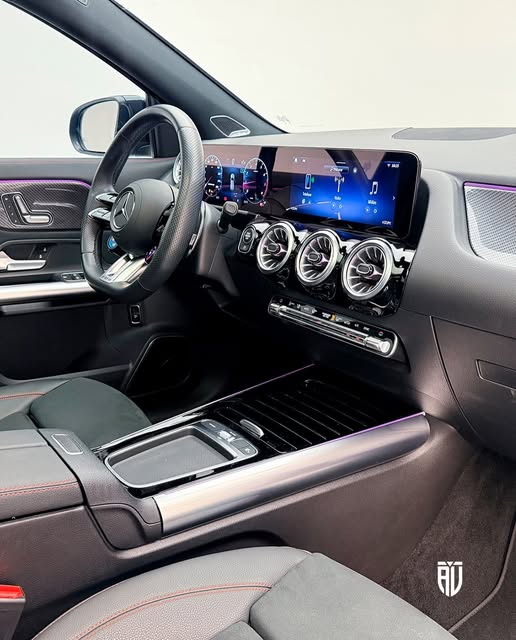 MERCEDES-BENZ GLA 35 AMG - Imagem 8