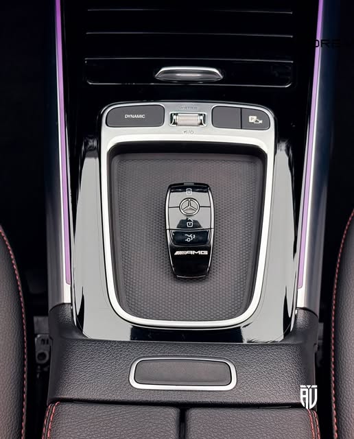 MERCEDES-BENZ GLA 35 AMG - Imagem 9