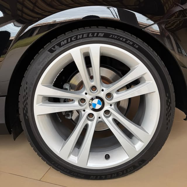 BMW 120I CABRIO - Imagem 9