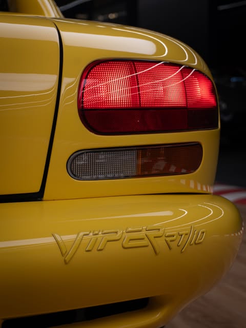 DODGE VIPER RT/10 - Imagem 15