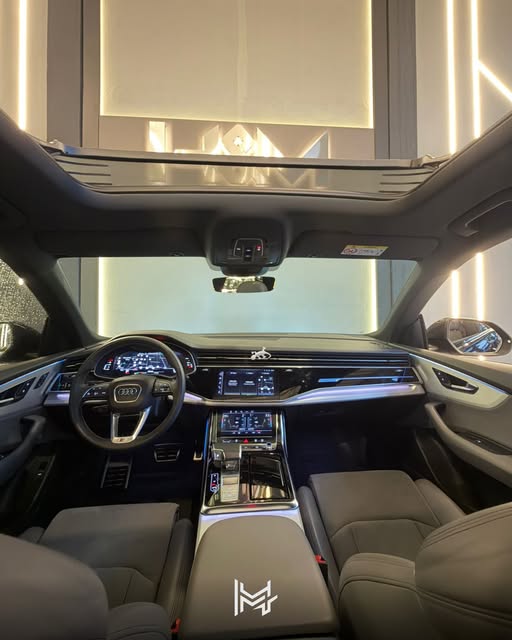 AUDI Q8 PERFORMANCE BLACK - Imagem 3