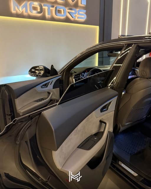 AUDI Q8 PERFORMANCE BLACK - Imagem 5