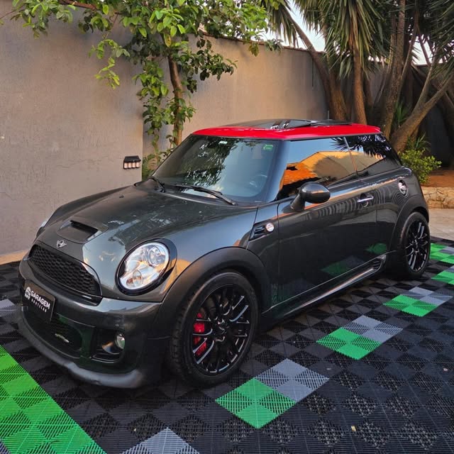 MINI COOPER JOHN COOPER WORKS - Imagem 1