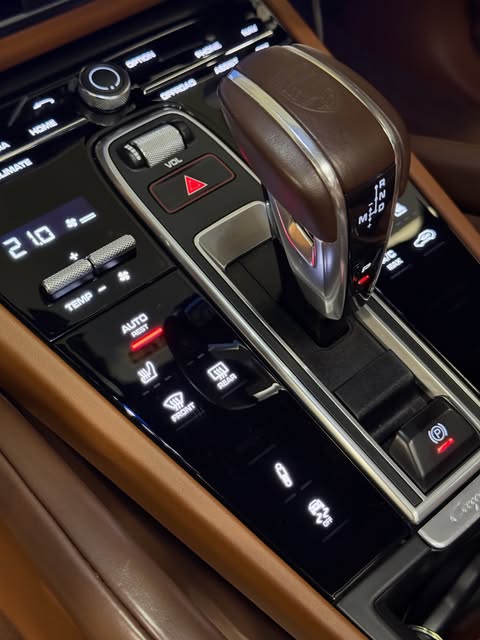 PORSCHE CAYENNE TURBO - Imagem 11