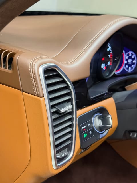 PORSCHE CAYENNE TURBO - Imagem 13
