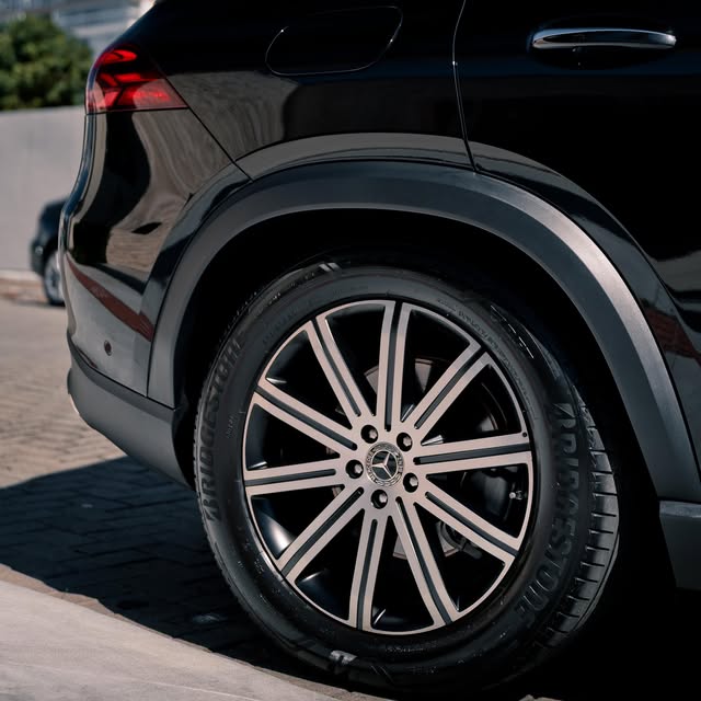 MERCEDES-BENZ GLE 450D - Imagem 16