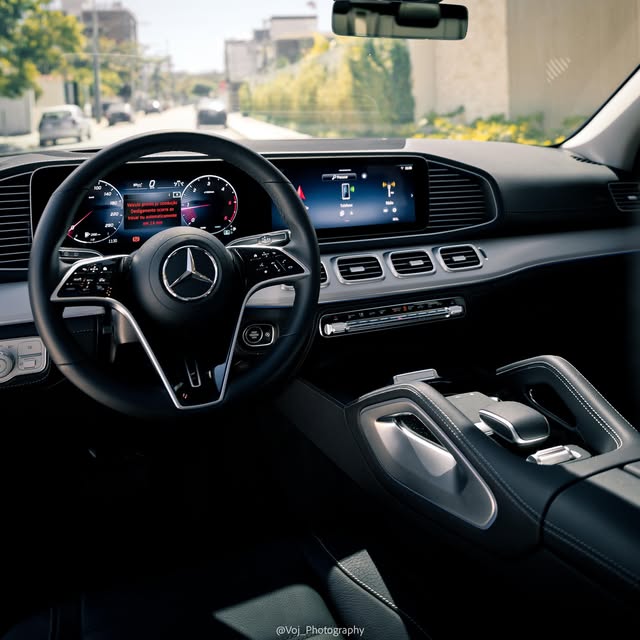 MERCEDES-BENZ GLE 450D - Imagem 6