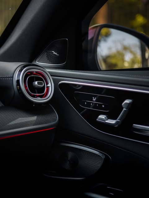 MERCEDES-BENZ C 300 AMG LINE - Imagem 19