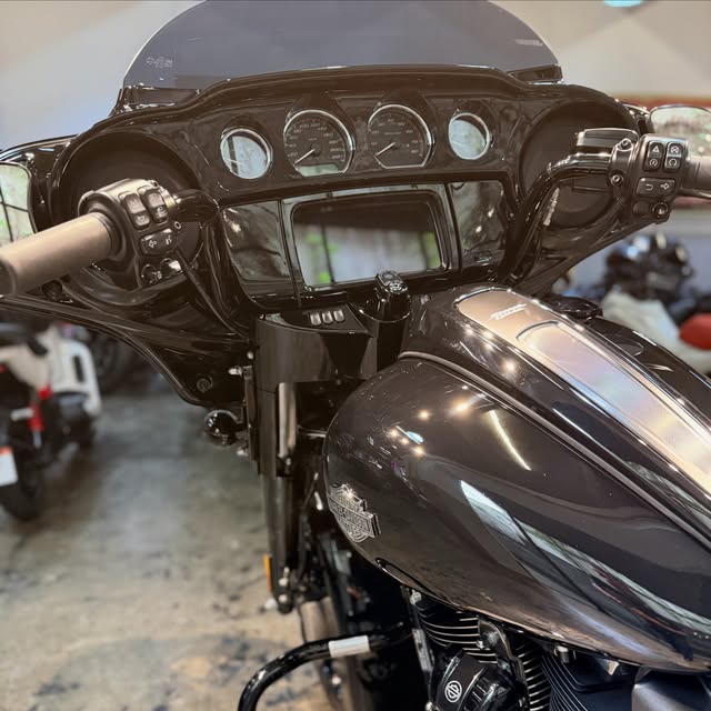 HARLEY-DAVIDSON STREET GLIDE SPECIAL - Imagem 10