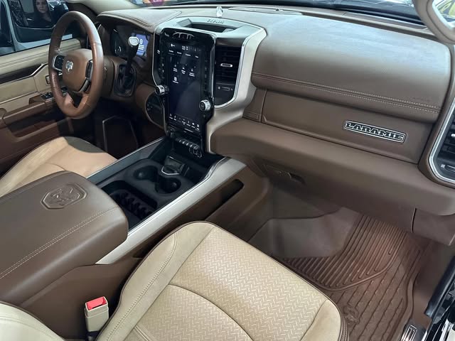 RAM 3500 LARAMIE - Imagem 7