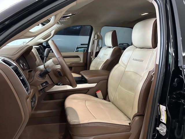 RAM 3500 LARAMIE - Imagem 8