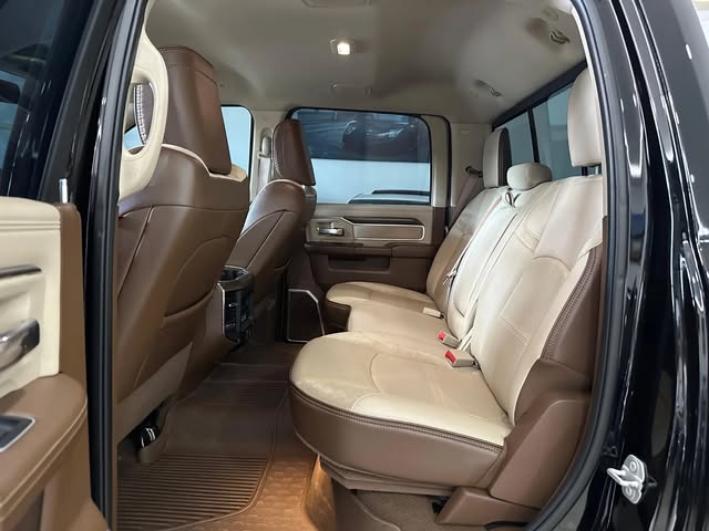 RAM 3500 LARAMIE - Imagem 9