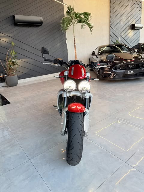 TRIUMPH ROCKET III R - Imagem 2