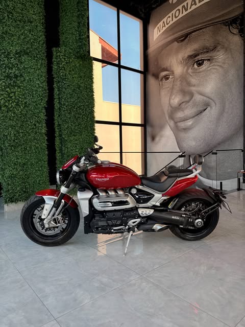 TRIUMPH ROCKET III R - Imagem 3