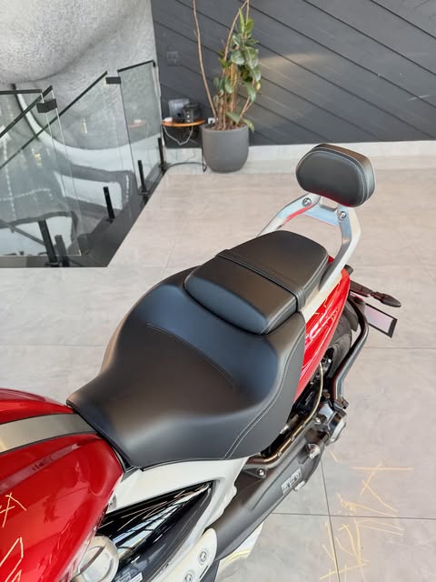 TRIUMPH ROCKET III R - Imagem 5