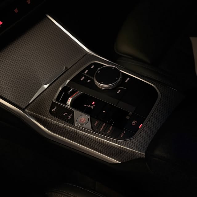 BMW 320I M SPORT - Imagem 8