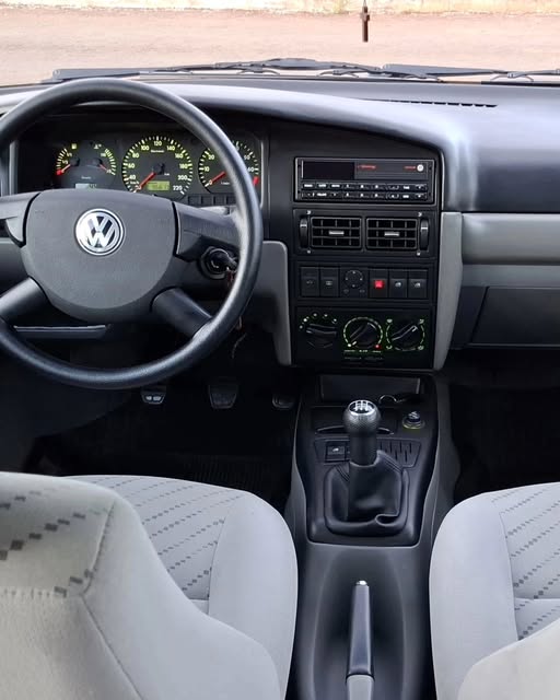 VOLKSWAGEN SANTANA COMFORTLINE - Imagem 8