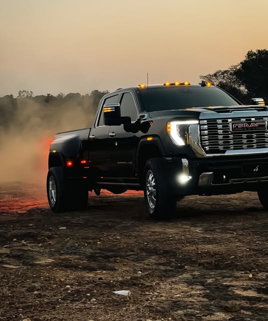 GMC 3500 SIERRA DENALI DUALLY ULTIMATE - Imagem 3