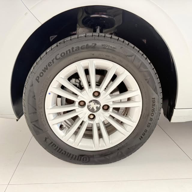 PEUGEOT 208 ALLURE 1.2 FLEX 12V - Imagem 8