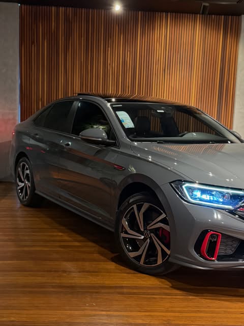 VOLKSWAGEN JETTA GLI - Imagem 13
