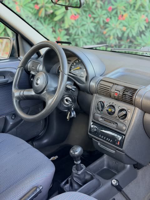 CHEVROLET CORSA - Imagem 18