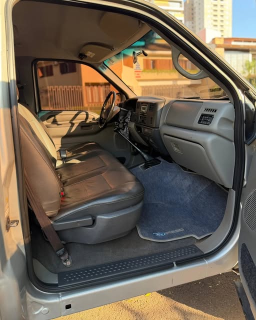 FORD F-250 XLT - Imagem 9