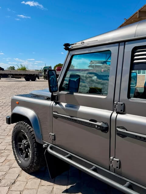 LAND ROVER DEFENDER 110S - Imagem 12
