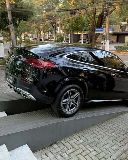 MERCEDES-BENZ GLE 450D COUPÉ - Imagem 5