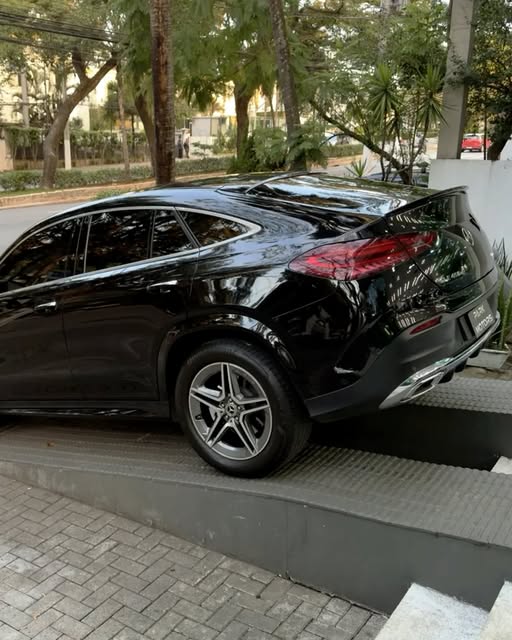 MERCEDES-BENZ GLE 450D COUPÉ - Imagem 7